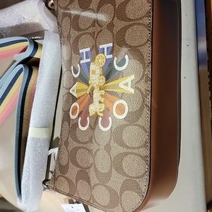 Coach crossbody pocketbook